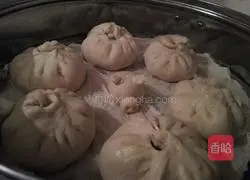 Illustration of how to make leek and egg buns 4