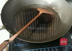 Illustration of how to make chicken noodles mixed with oil 1