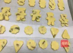 Animal Raisin Muffins Recipe Illustration 9