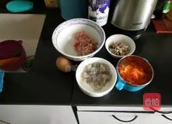 Illustration of how to make wontons 2