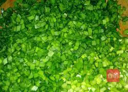 Illustration of how to make leek and fungus dumplings 2