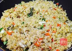 Illustration of how to make seaweed powder, pine nuts and eel fried rice 10