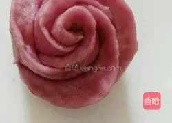 Illustration of how to make purple sweet potato buns with roses 8