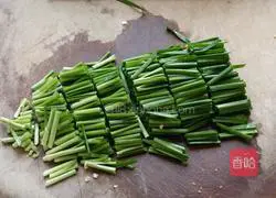 Illustration of how to make cumin fried pancakes 2