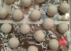 Illustration of how to make black sesame glutinous rice balls 10