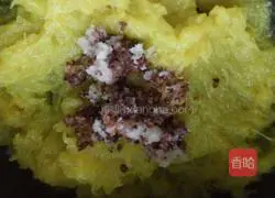 How to make sweet-scented osmanthus pumpkin cake Illustration 2