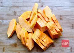 Illustration of how to make golden ingot steamed buns 1