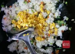 Cucumber and Egg Fried Rice Recipe Illustration 8