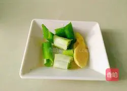 Illustration of how to make Qianzhang Baozi 2