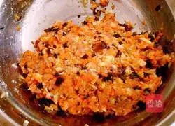 Illustration of how to make carrots, fungus, mushrooms, horned melon, and pork dumpling fillings 5