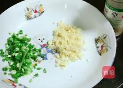 Illustration of how to make crepe wontons 4