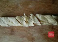 Illustration of how to make fried egg pancakes 2