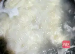 Illustration of how to make noodles 3