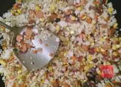 Illustration of how to make colorful fried rice 8