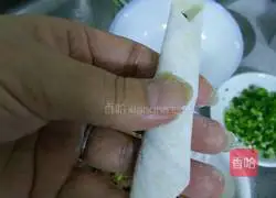 Illustration of how to make fried wontons 6