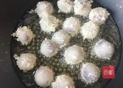 Who said glutinous rice balls cannot be fried? Illustration of how to make glutinous rice balls 10