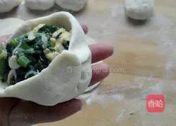 Illustration of how to make handmade buns 11