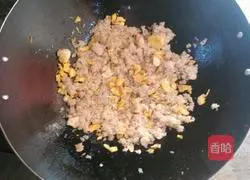 Illustration of how to make egg fried rice 3