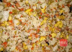 Colored Egg Fried Rice Recipe Illustration 5