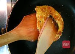 Illustration of how to make pumpkin milk and egg pancakes 16