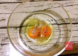 Illustration of how to make fried steamed bun slices 3