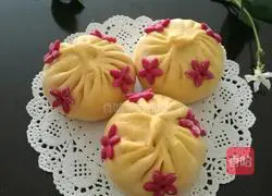 Illustration of how to make pumpkin and leek vegetarian buns 14