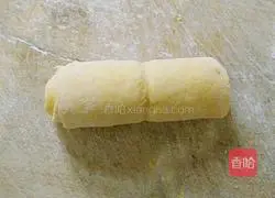 Illustration of how to make rose pumpkin steamed buns 16