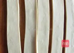 Illustration of how to make homemade farm noodles 8