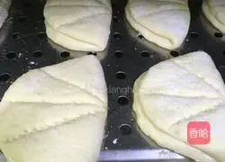 Illustration of how to make lotus leaf steamed buns 9