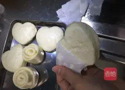 Illustration of how to make milk sweet steamed buns 17