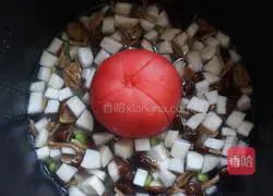 Illustration of how to make braised rice with tomatoes, grains and mushrooms 6