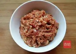 Illustration of how to make beef dumpling stuffing 6