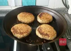 Illustration of how to make black sesame pancakes 7