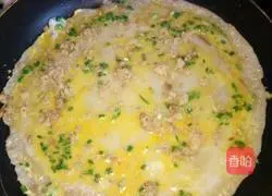 Illustration of how to make delicious egg pancakes 9