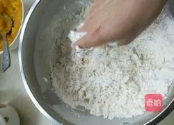 Illustration of how to make pumpkin steamed buns 8