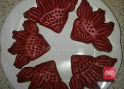 Illustration of how to make red rice and fish steamed buns 9