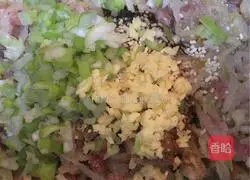 Illustration of Northeastern Sauerkraut and Pork Buns 8