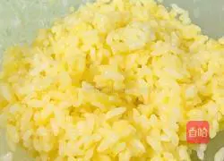 Illustration of how to make golden foie gras fried rice 5