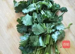 Illustration of how to make appetizing breakfast wontons 9