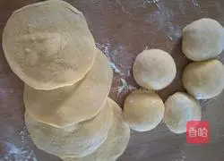 Illustration of how to make fennel buns 6