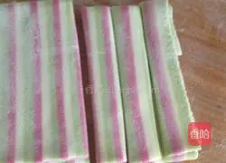 Illustration of how to make rainbow noodles 15