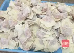 Illustration of how to make bone soup ravioli 5