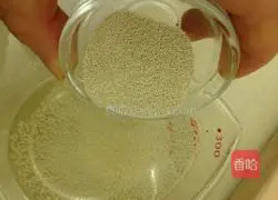 Illustration of how to make black sesame brown sugar steamed buns 4