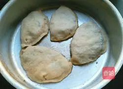 Illustration of how to make celery and pork patties 14