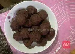 Illustration of how to make red bean paste cake 9