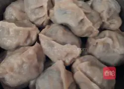 Illustration of making dumplings stuffed with wild vegetables 8