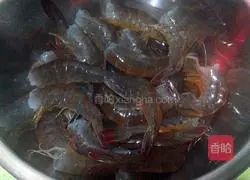 Illustration of how to make shrimp fried rice 2