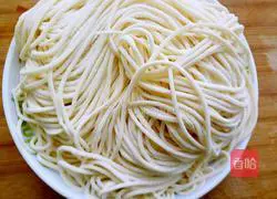 Illustration of how to make cherry tomatoes and egg noodles 3