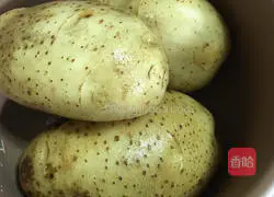 Illustration of how to make shrimp cakes 1