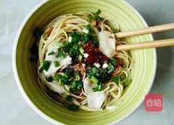 Illustration of how to make hot sauce noodles 9